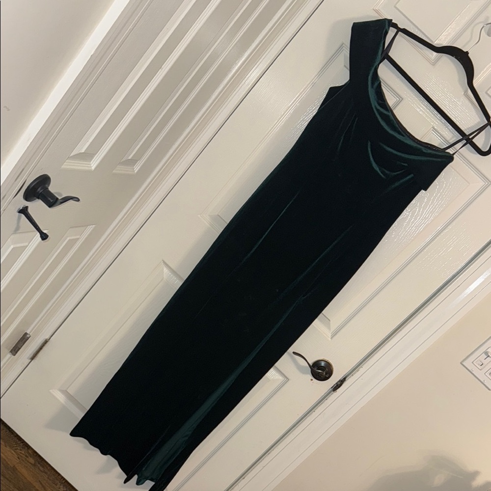 Elegant Green Velvet Dress